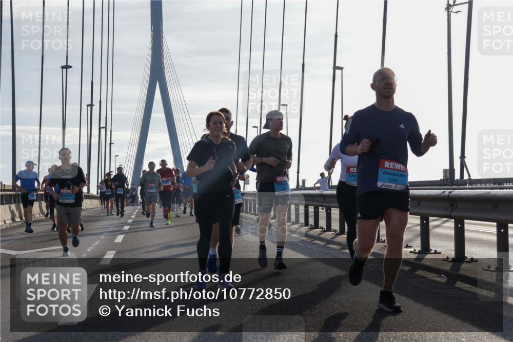 03.10.2026 - Köhlbrandbrückenlauf Yannick Fuchs http://msf.ph/oto/10772850 03.10.2026 09:30:16 Position 1 2285 meine-sportfotos.de