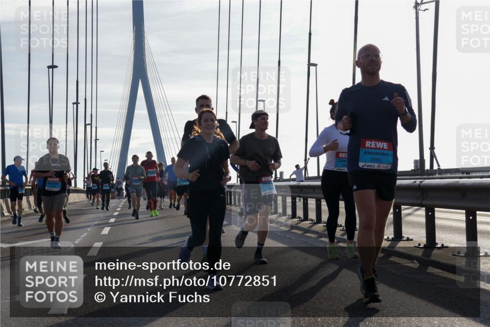 03.10.2026 - Köhlbrandbrückenlauf Yannick Fuchs http://msf.ph/oto/10772851 03.10.2026 09:30:16 Position 1 2285 meine-sportfotos.de