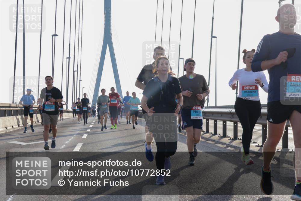 03.10.2026 - Köhlbrandbrückenlauf Yannick Fuchs http://msf.ph/oto/10772852 03.10.2026 09:30:17 Position 1 1419, 2563, 228 meine-sportfotos.de