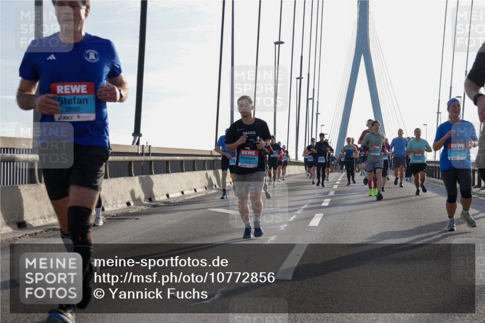 03.10.2026 - Köhlbrandbrückenlauf Yannick Fuchs http://msf.ph/oto/10772856 03.10.2026 09:30:18 Position 1 2680, 1419, 2578 meine-sportfotos.de