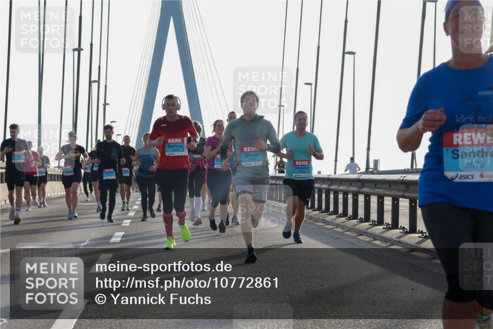 03.10.2026 - Köhlbrandbrückenlauf Yannick Fuchs http://msf.ph/oto/10772861 03.10.2026 09:30:20 Position 1 2593, 2578, 3093 meine-sportfotos.de