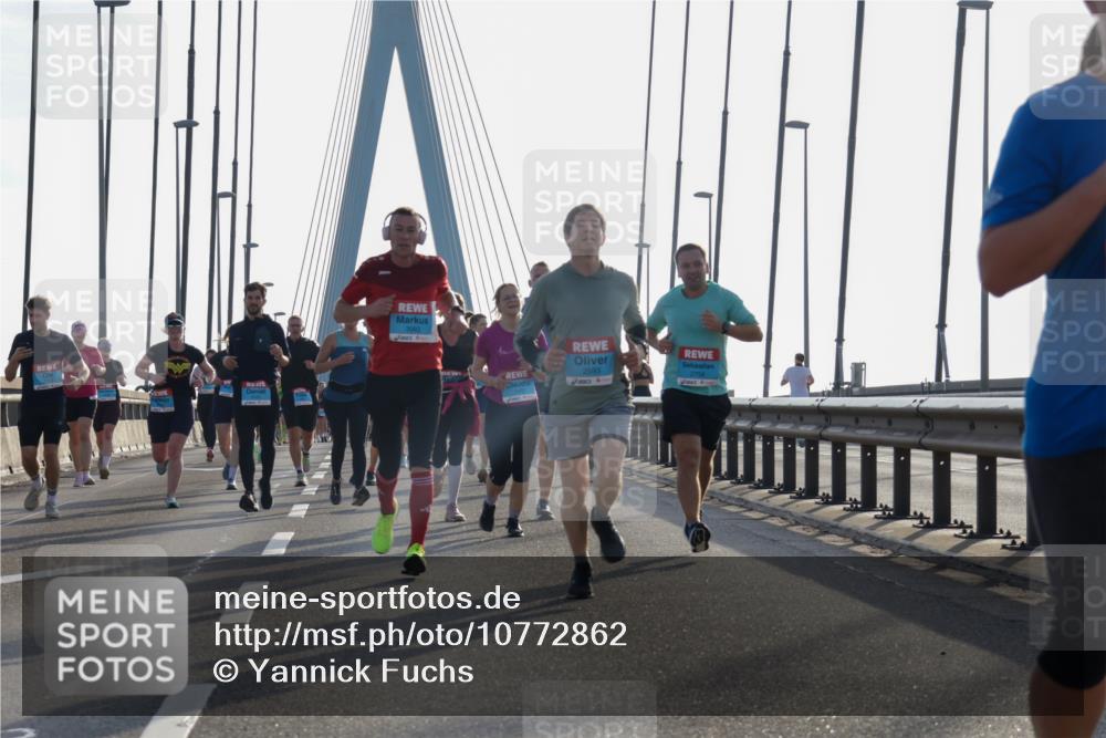 03.10.2026 - Köhlbrandbrückenlauf Yannick Fuchs http://msf.ph/oto/10772862 03.10.2026 09:30:20 Position 1 2593, 2758 meine-sportfotos.de