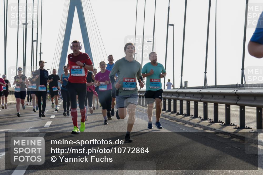 03.10.2026 - Köhlbrandbrückenlauf Yannick Fuchs http://msf.ph/oto/10772864 03.10.2026 09:30:20 Position 1 3093, 2758, 2593 meine-sportfotos.de