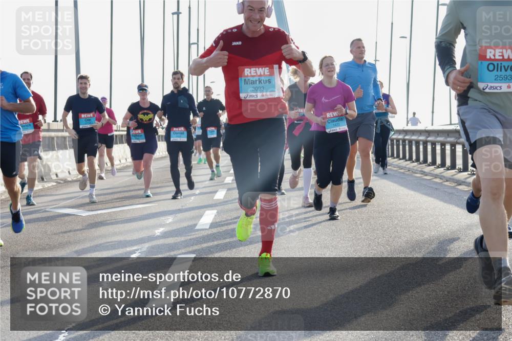 03.10.2026 - Köhlbrandbrückenlauf Yannick Fuchs http://msf.ph/oto/10772870 03.10.2026 09:30:22 Position 1 3093, 1472, 2593 meine-sportfotos.de