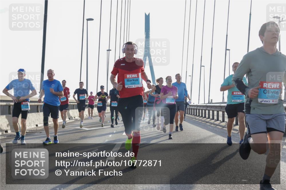 03.10.2026 - Köhlbrandbrückenlauf Yannick Fuchs http://msf.ph/oto/10772871 03.10.2026 09:30:22 Position 1 3093, 2758, 2593 meine-sportfotos.de