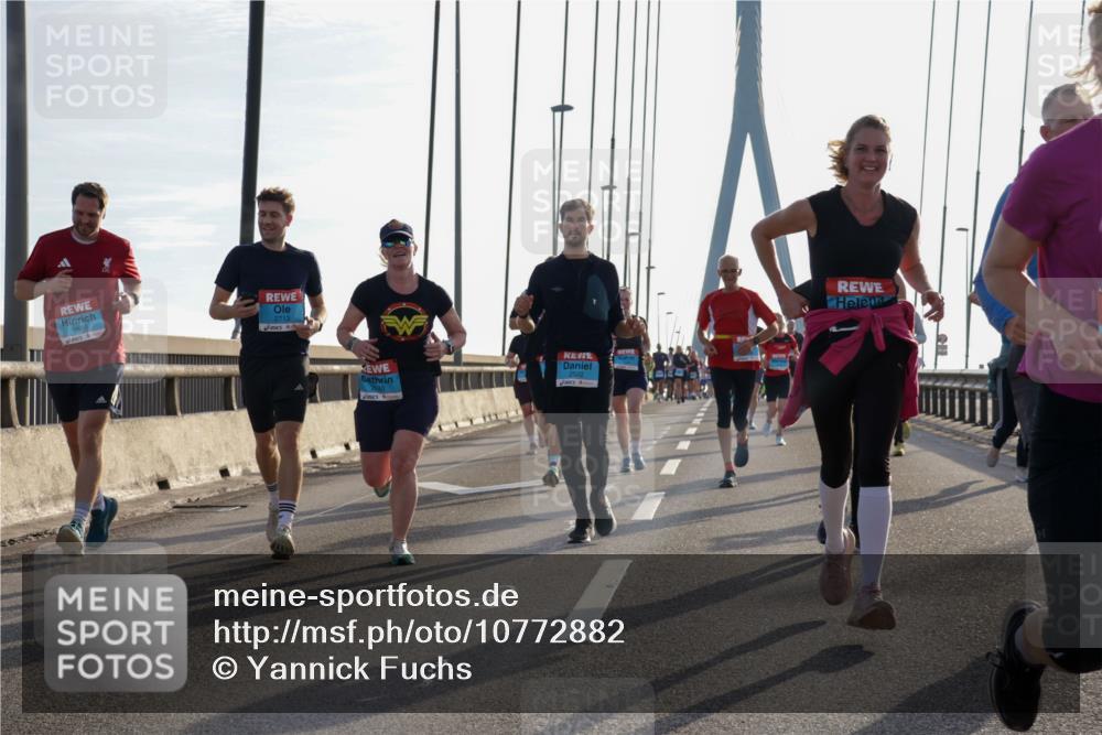 03.10.2026 - Köhlbrandbrückenlauf Yannick Fuchs http://msf.ph/oto/10772882 03.10.2026 09:30:25 Position 1 2713, 2522 meine-sportfotos.de