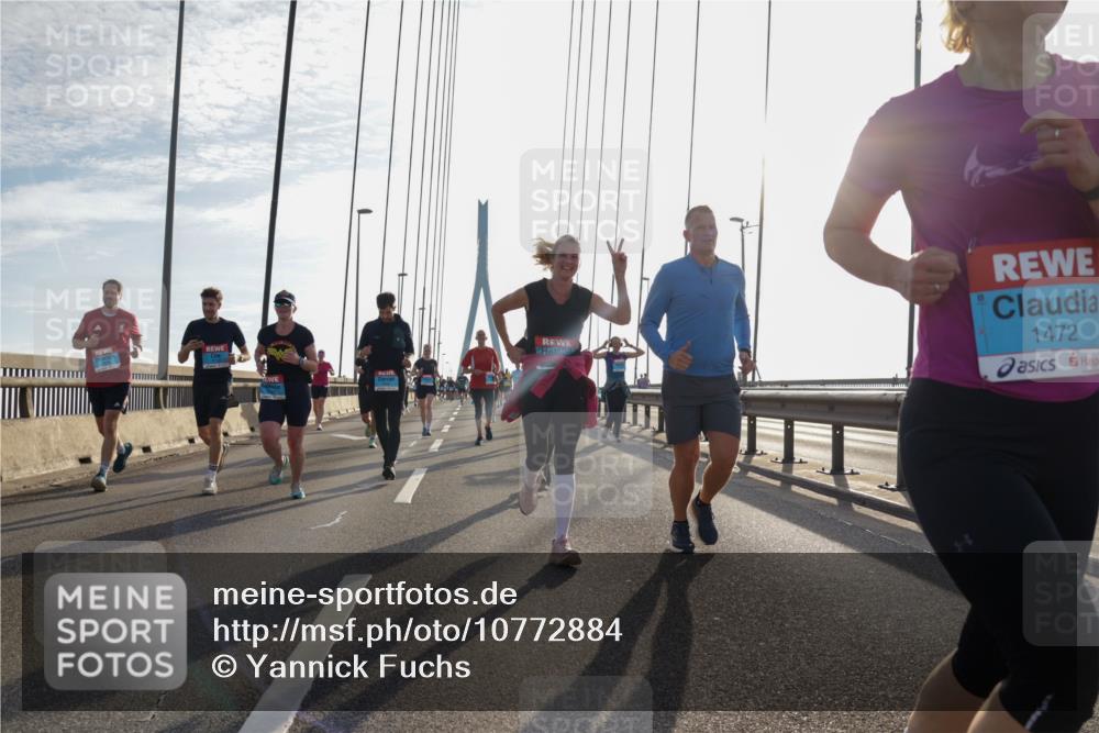 03.10.2026 - Köhlbrandbrückenlauf Yannick Fuchs http://msf.ph/oto/10772884 03.10.2026 09:30:25 Position 1 1472 meine-sportfotos.de