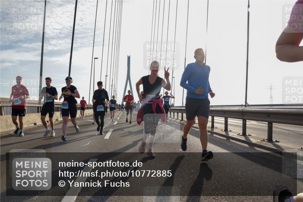 03.10.2026 - Köhlbrandbrückenlauf Yannick Fuchs http://msf.ph/oto/10772885 03.10.2026 09:30:26 Position 1  meine-sportfotos.de