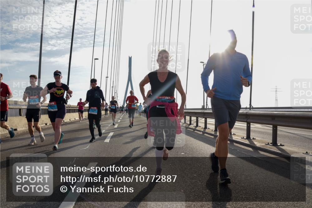 03.10.2026 - Köhlbrandbrückenlauf Yannick Fuchs http://msf.ph/oto/10772887 03.10.2026 09:30:26 Position 1 1117 meine-sportfotos.de