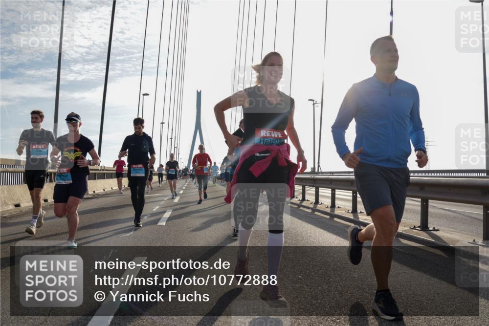 03.10.2026 - Köhlbrandbrückenlauf Yannick Fuchs http://msf.ph/oto/10772888 03.10.2026 09:30:26 Position 1  meine-sportfotos.de