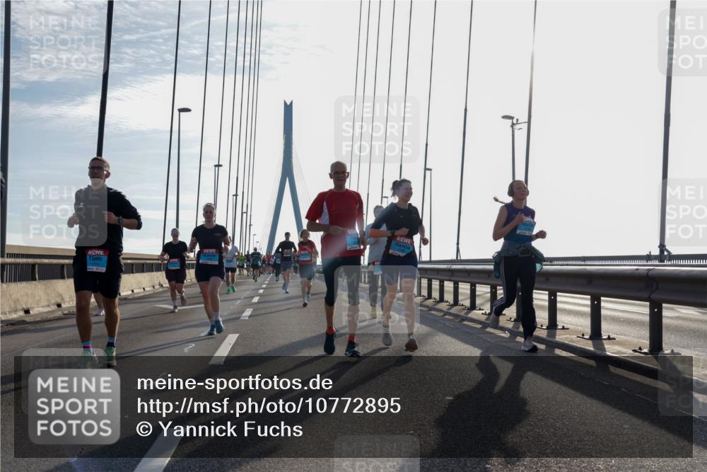 03.10.2026 - Köhlbrandbrückenlauf Yannick Fuchs http://msf.ph/oto/10772895 03.10.2026 09:30:28 Position 1  meine-sportfotos.de