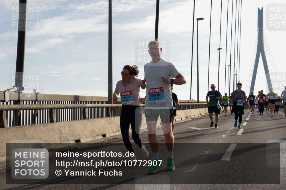 03.10.2026 - Köhlbrandbrückenlauf Yannick Fuchs http://msf.ph/oto/10772907 03.10.2026 09:30:34 Position 1 2402, 2179 meine-sportfotos.de