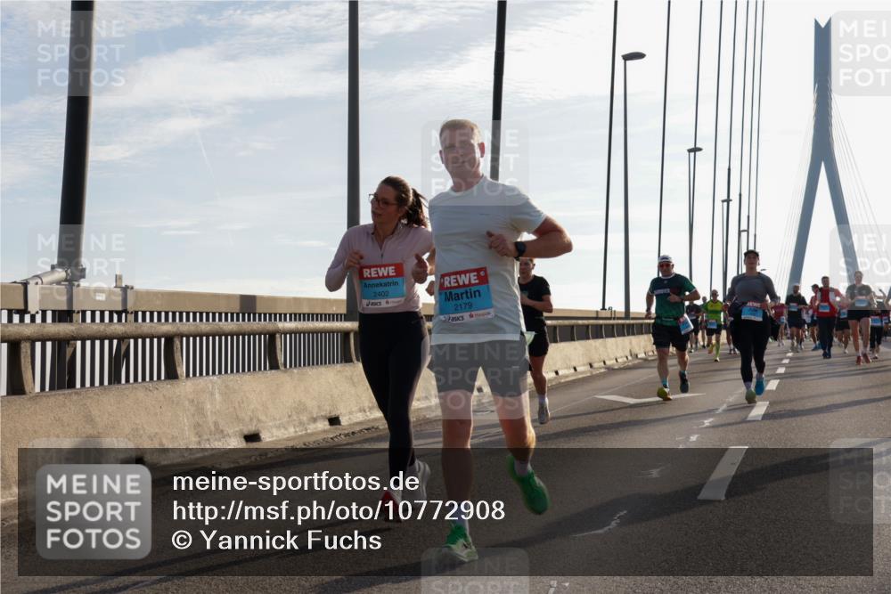 03.10.2026 - Köhlbrandbrückenlauf Yannick Fuchs http://msf.ph/oto/10772908 03.10.2026 09:30:34 Position 1 2402, 2179 meine-sportfotos.de