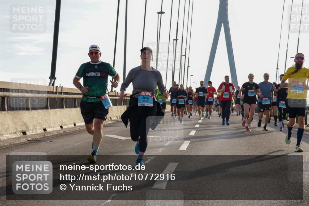 03.10.2026 - Köhlbrandbrückenlauf Yannick Fuchs http://msf.ph/oto/10772916 03.10.2026 09:30:36 Position 1 2542 meine-sportfotos.de