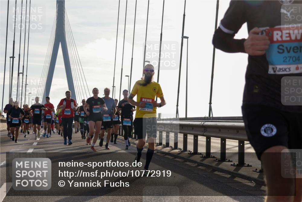 03.10.2026 - Köhlbrandbrückenlauf Yannick Fuchs http://msf.ph/oto/10772919 03.10.2026 09:30:37 Position 1 019, 2704 meine-sportfotos.de