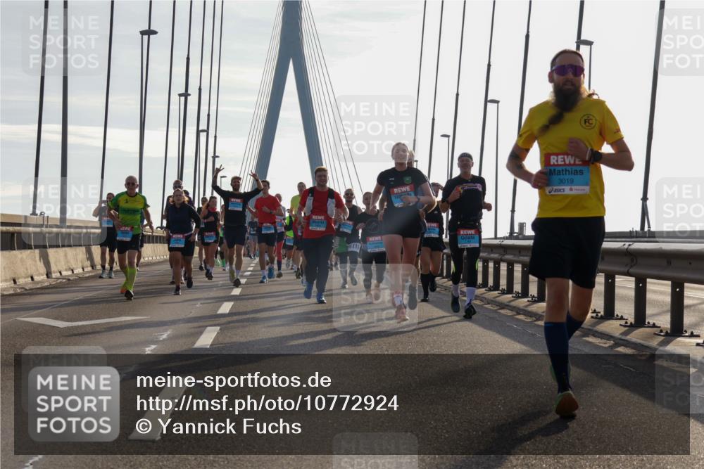03.10.2026 - Köhlbrandbrückenlauf Yannick Fuchs http://msf.ph/oto/10772924 03.10.2026 09:30:38 Position 1 3019 meine-sportfotos.de