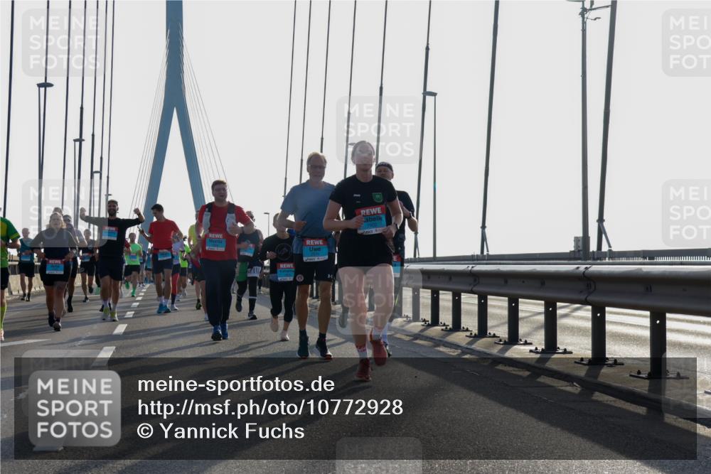 03.10.2026 - Köhlbrandbrückenlauf Yannick Fuchs http://msf.ph/oto/10772928 03.10.2026 09:30:40 Position 1 1902 meine-sportfotos.de