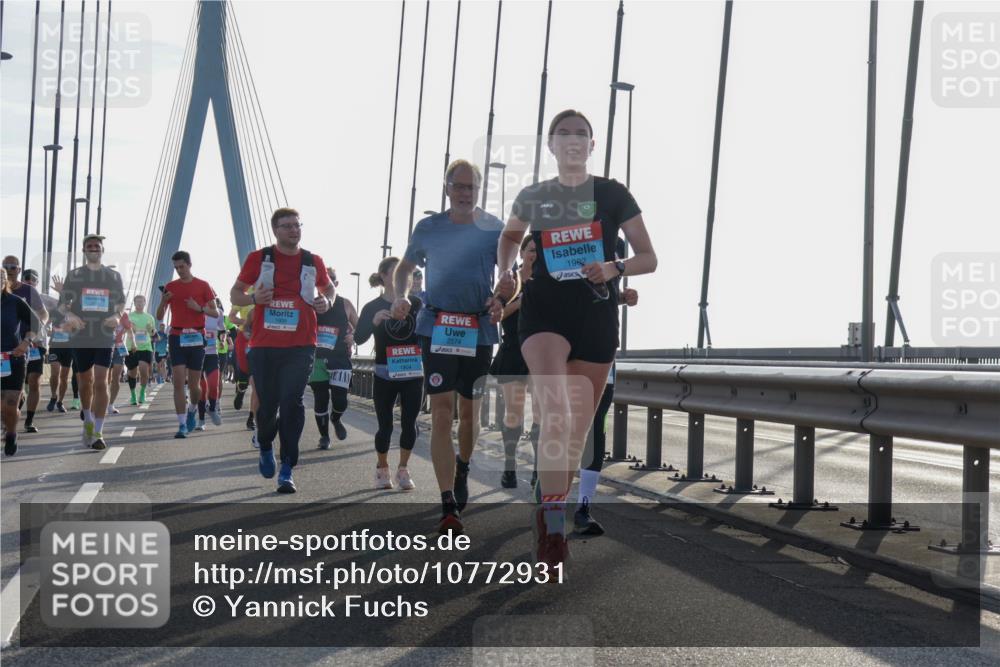03.10.2026 - Köhlbrandbrückenlauf Yannick Fuchs http://msf.ph/oto/10772931 03.10.2026 09:30:40 Position 1 1804, 2574, 1982 meine-sportfotos.de