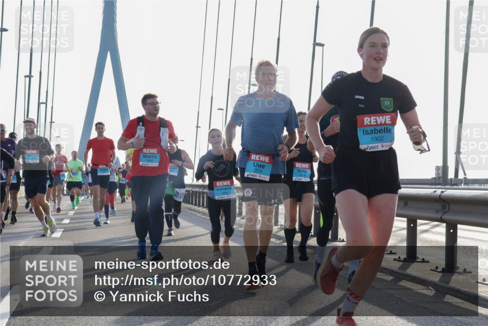 03.10.2026 - Köhlbrandbrückenlauf Yannick Fuchs http://msf.ph/oto/10772933 03.10.2026 09:30:41 Position 1 1805, 1804, 2574, 2638, 1902 meine-sportfotos.de