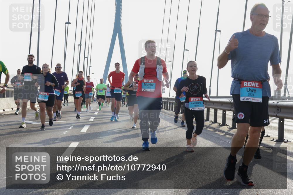 03.10.2026 - Köhlbrandbrückenlauf Yannick Fuchs http://msf.ph/oto/10772940 03.10.2026 09:30:42 Position 1 1805, 3, 1804, 2574 meine-sportfotos.de
