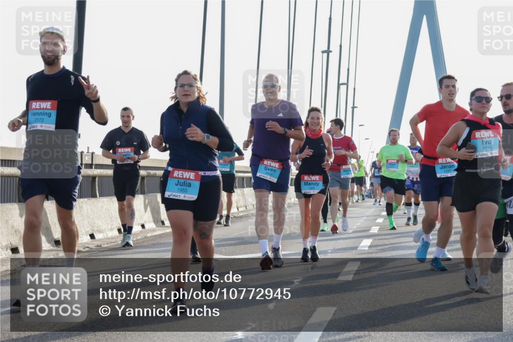 03.10.2026 - Köhlbrandbrückenlauf Yannick Fuchs http://msf.ph/oto/10772945 03.10.2026 09:30:43 Position 1 2572, 1955, 2404, 1615, 1381 meine-sportfotos.de