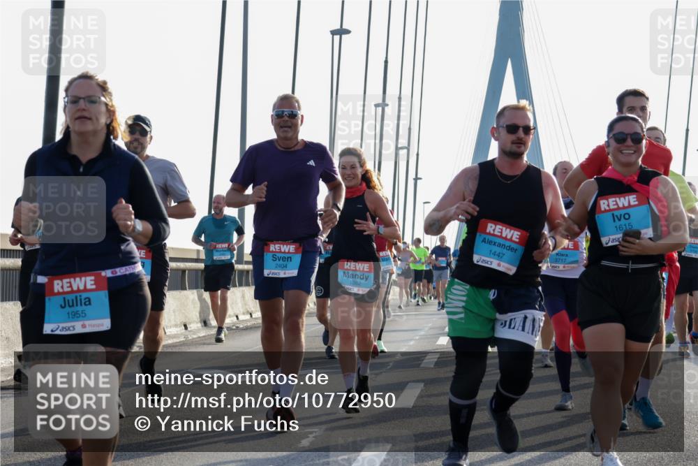 03.10.2026 - Köhlbrandbrückenlauf Yannick Fuchs http://msf.ph/oto/10772950 03.10.2026 09:30:45 Position 1 1955, 2404, 1382, 1447, 3717, 1615 meine-sportfotos.de