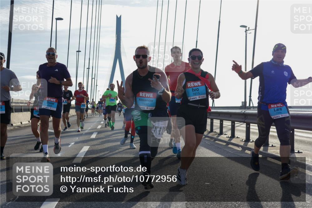 03.10.2026 - Köhlbrandbrückenlauf Yannick Fuchs http://msf.ph/oto/10772956 03.10.2026 09:30:46 Position 1 2404, 1447, 1615, 1844 meine-sportfotos.de