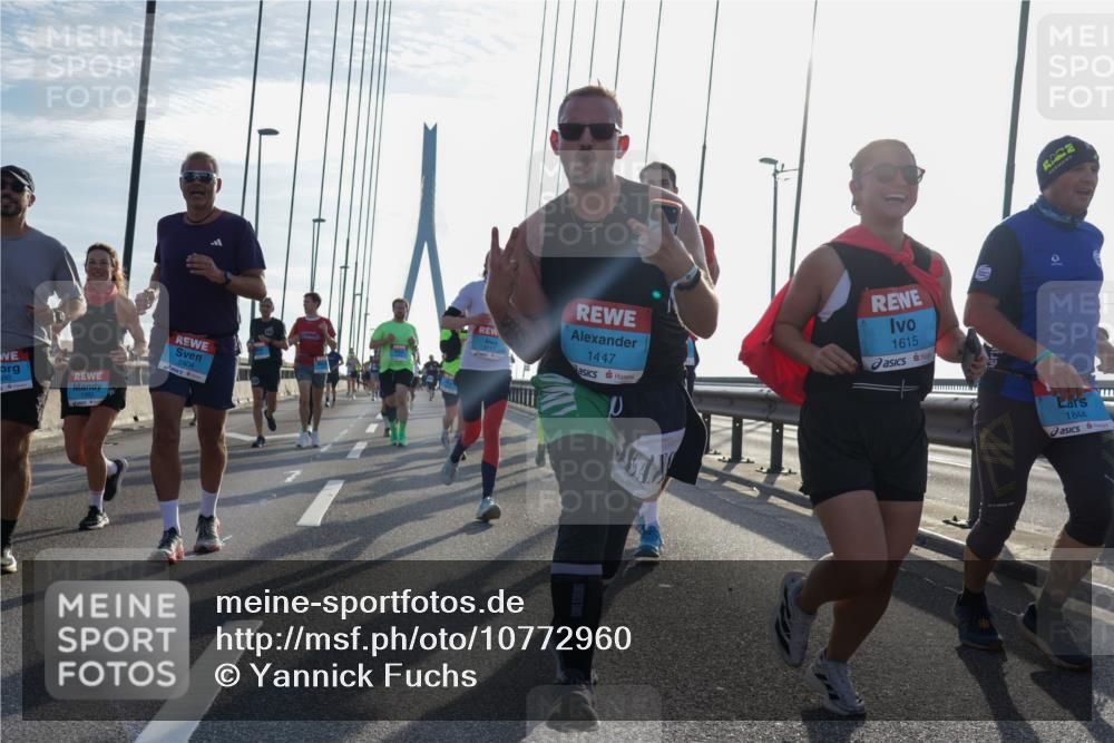 03.10.2026 - Köhlbrandbrückenlauf Yannick Fuchs http://msf.ph/oto/10772960 03.10.2026 09:30:46 Position 1 380, 2404, 1447, 1615, 1844, 3 meine-sportfotos.de