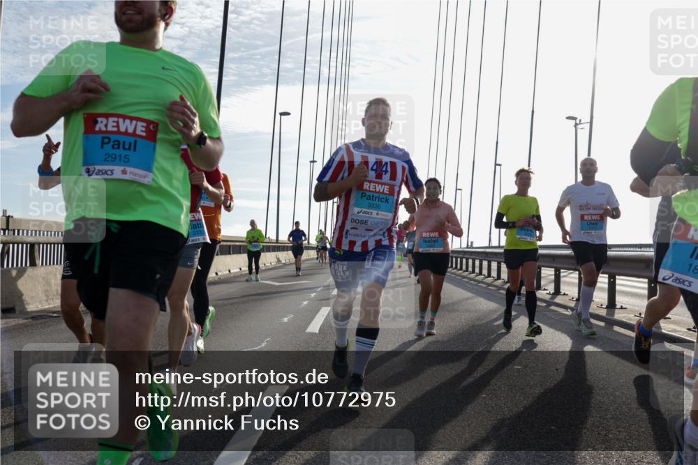 03.10.2026 - Köhlbrandbrückenlauf Yannick Fuchs http://msf.ph/oto/10772975 03.10.2026 09:30:50 Position 1 2915, 2335, 441, 3336, 5, 18 meine-sportfotos.de