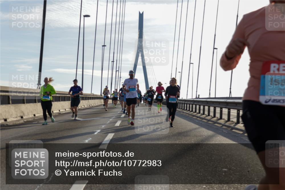 03.10.2026 - Köhlbrandbrückenlauf Yannick Fuchs http://msf.ph/oto/10772983 03.10.2026 09:30:52 Position 1 26 meine-sportfotos.de