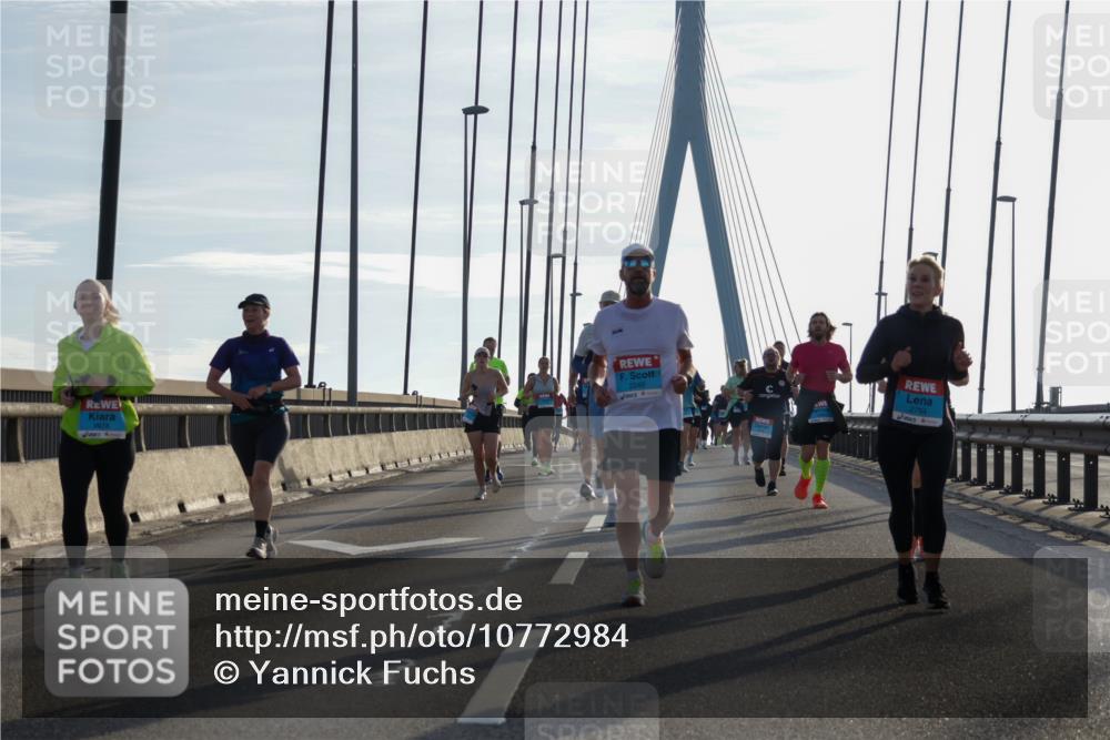03.10.2026 - Köhlbrandbrückenlauf Yannick Fuchs http://msf.ph/oto/10772984 03.10.2026 09:30:52 Position 1 2678, 2249, 2764 meine-sportfotos.de