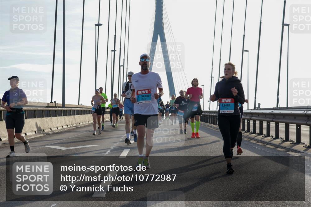 03.10.2026 - Köhlbrandbrückenlauf Yannick Fuchs http://msf.ph/oto/10772987 03.10.2026 09:30:53 Position 1 2249, 2764 meine-sportfotos.de
