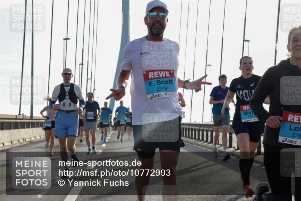 03.10.2026 - Köhlbrandbrückenlauf Yannick Fuchs http://msf.ph/oto/10772993 03.10.2026 09:30:54 Position 1 2249, 1921, 276 meine-sportfotos.de