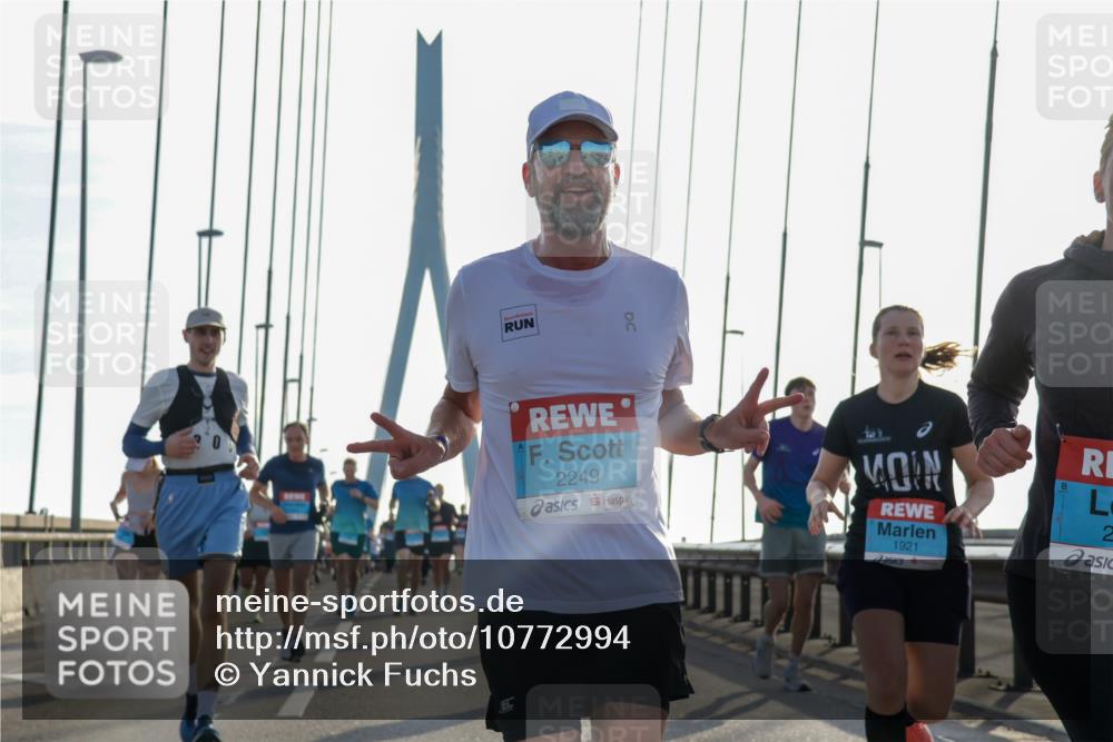 03.10.2026 - Köhlbrandbrückenlauf Yannick Fuchs http://msf.ph/oto/10772994 03.10.2026 09:30:55 Position 1 2249, 1921 meine-sportfotos.de