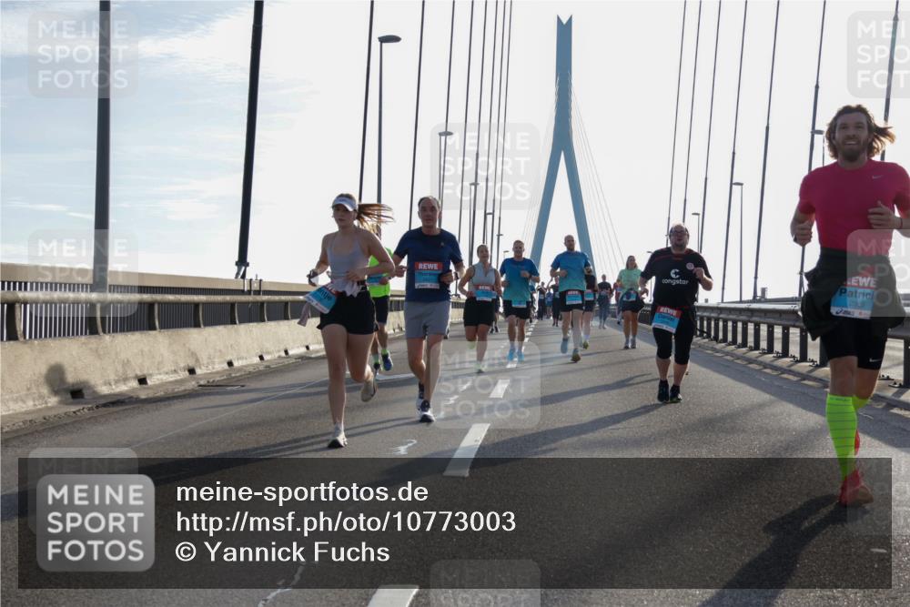 03.10.2026 - Köhlbrandbrückenlauf Yannick Fuchs http://msf.ph/oto/10773003 03.10.2026 09:30:57 Position 1 2985 meine-sportfotos.de