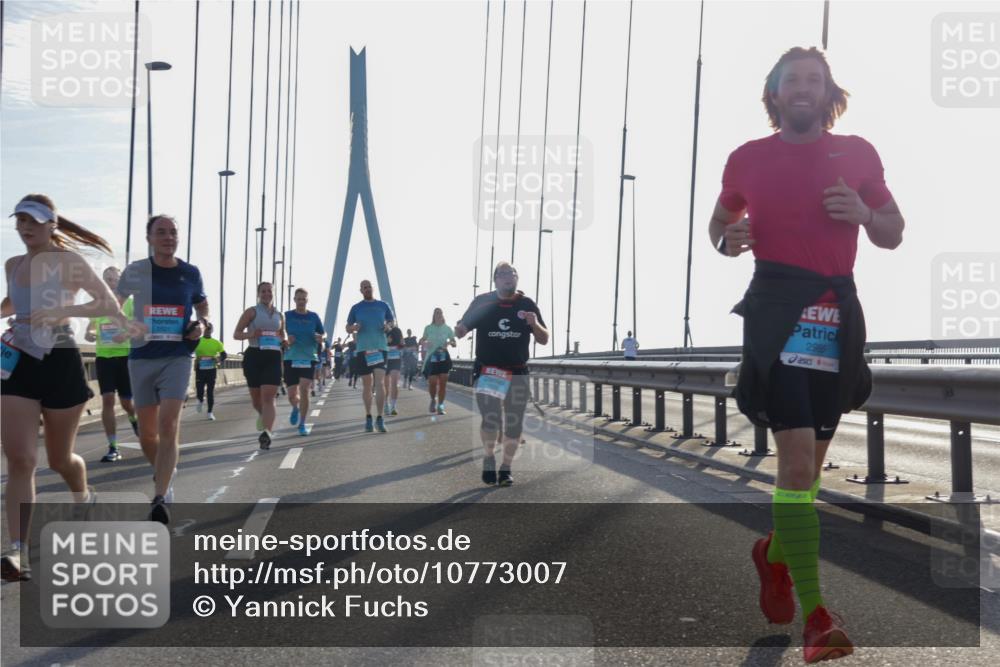 03.10.2026 - Köhlbrandbrückenlauf Yannick Fuchs http://msf.ph/oto/10773007 03.10.2026 09:30:58 Position 1 2985 meine-sportfotos.de