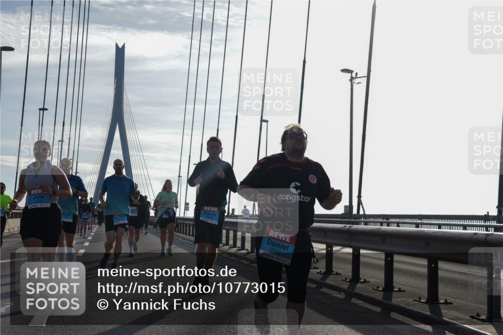 03.10.2026 - Köhlbrandbrückenlauf Yannick Fuchs http://msf.ph/oto/10773015 03.10.2026 09:31:00 Position 1 2728, 2645 meine-sportfotos.de