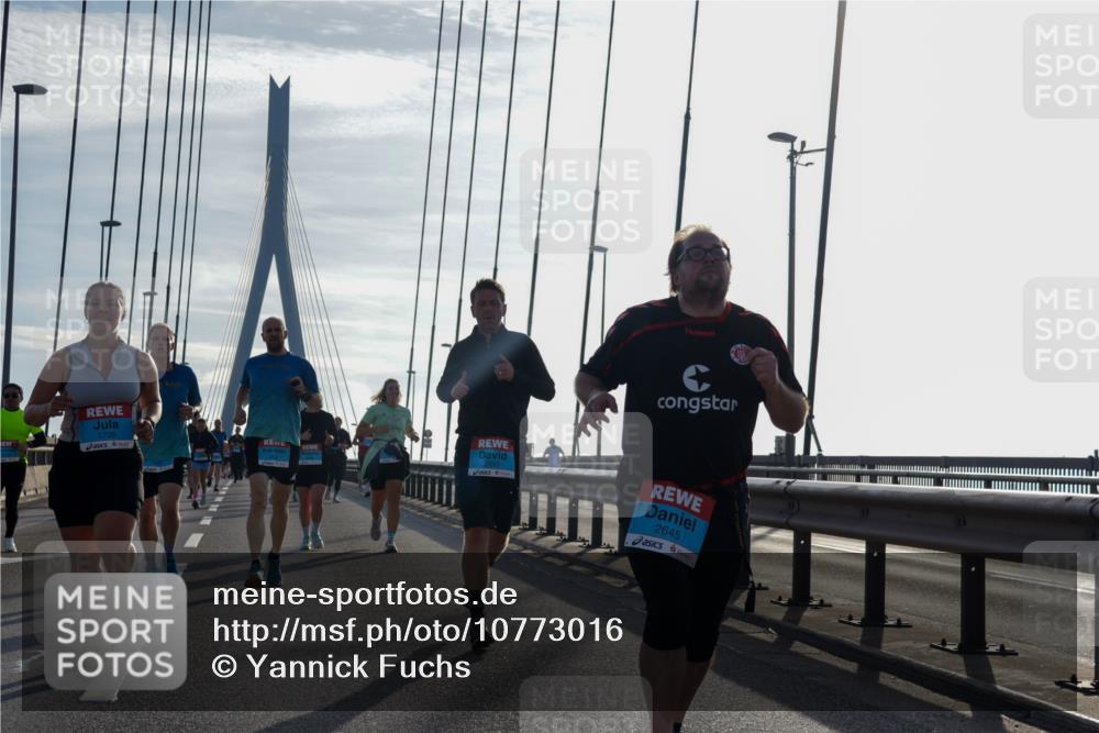 03.10.2026 - Köhlbrandbrückenlauf Yannick Fuchs http://msf.ph/oto/10773016 03.10.2026 09:31:00 Position 1 2728, 2645 meine-sportfotos.de
