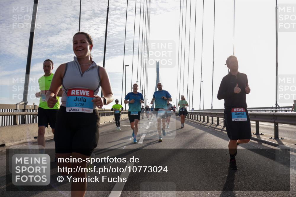 03.10.2026 - Köhlbrandbrückenlauf Yannick Fuchs http://msf.ph/oto/10773024 03.10.2026 09:31:02 Position 1 2728, 2893 meine-sportfotos.de