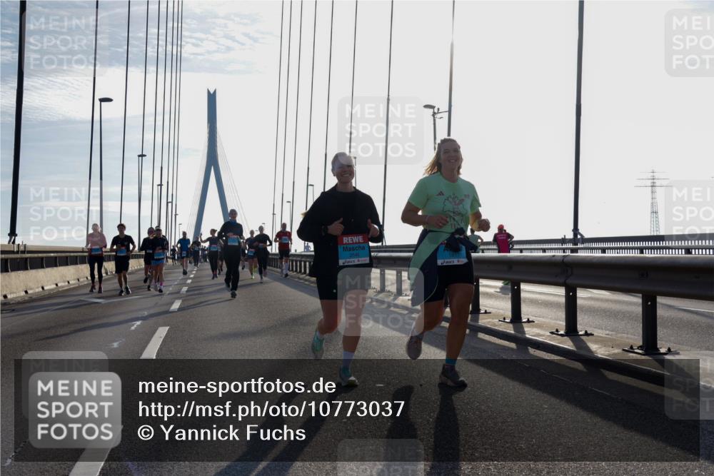 03.10.2026 - Köhlbrandbrückenlauf Yannick Fuchs http://msf.ph/oto/10773037 03.10.2026 09:31:04 Position 1 2646 meine-sportfotos.de