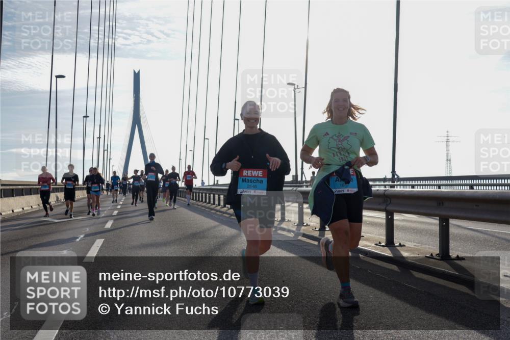 03.10.2026 - Köhlbrandbrückenlauf Yannick Fuchs http://msf.ph/oto/10773039 03.10.2026 09:31:05 Position 1 2646, 2025, 1817 meine-sportfotos.de