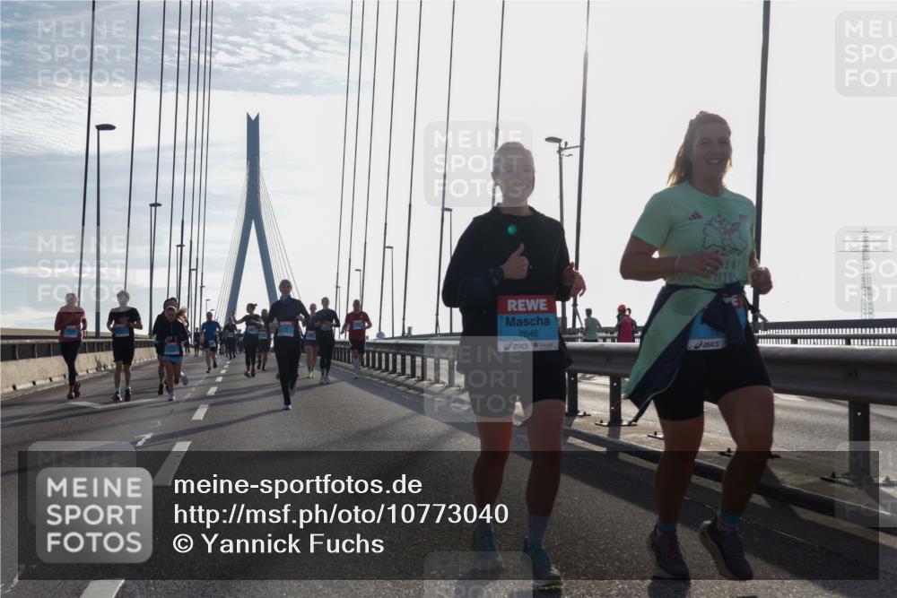 03.10.2026 - Köhlbrandbrückenlauf Yannick Fuchs http://msf.ph/oto/10773040 03.10.2026 09:31:05 Position 1 2646 meine-sportfotos.de
