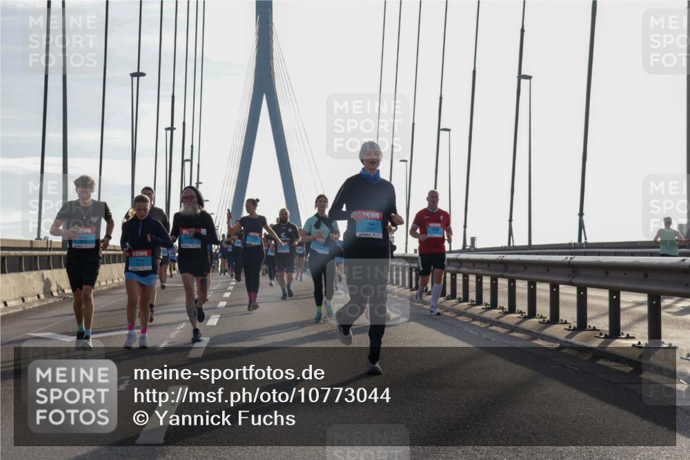 03.10.2026 - Köhlbrandbrückenlauf Yannick Fuchs http://msf.ph/oto/10773044 03.10.2026 09:31:06 Position 1 1729 meine-sportfotos.de