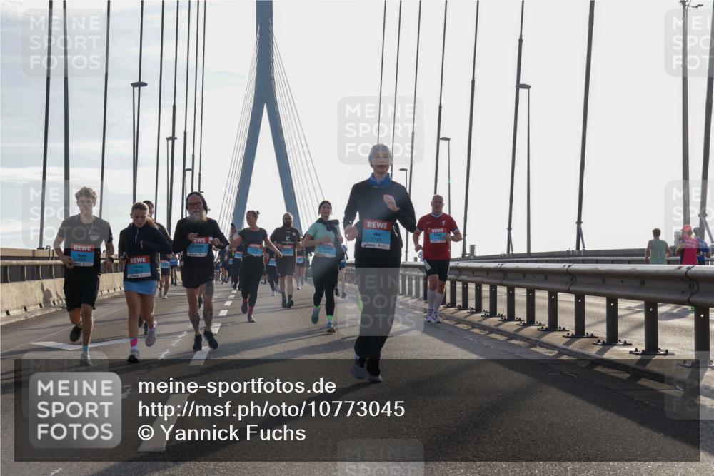 03.10.2026 - Köhlbrandbrückenlauf Yannick Fuchs http://msf.ph/oto/10773045 03.10.2026 09:31:06 Position 1 3741, 1729 meine-sportfotos.de