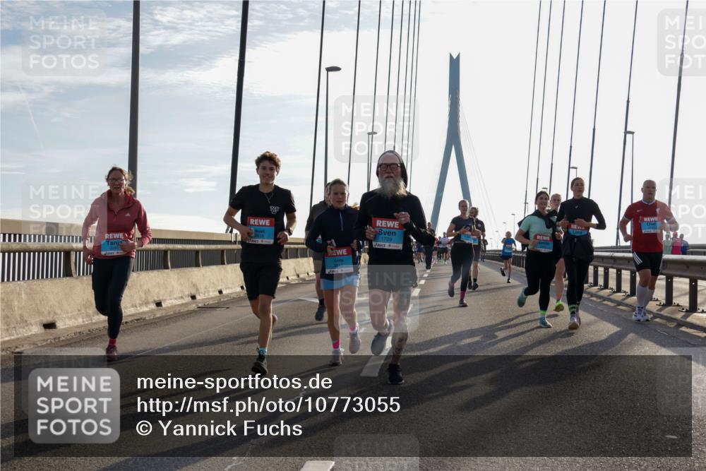 03.10.2026 - Köhlbrandbrückenlauf Yannick Fuchs http://msf.ph/oto/10773055 03.10.2026 09:31:08 Position 1 1729, 3816, 3391, 813 meine-sportfotos.de