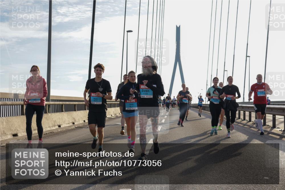 03.10.2026 - Köhlbrandbrückenlauf Yannick Fuchs http://msf.ph/oto/10773056 03.10.2026 09:31:09 Position 1 3816, 3813, 1729 meine-sportfotos.de