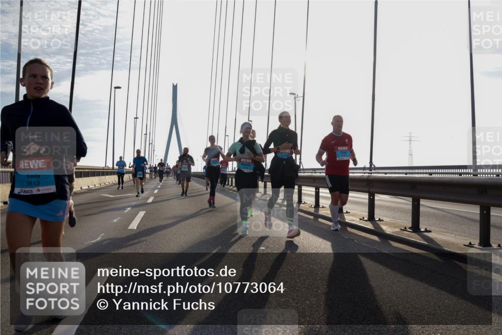 03.10.2026 - Köhlbrandbrückenlauf Yannick Fuchs http://msf.ph/oto/10773064 03.10.2026 09:31:10 Position 1 3813 meine-sportfotos.de