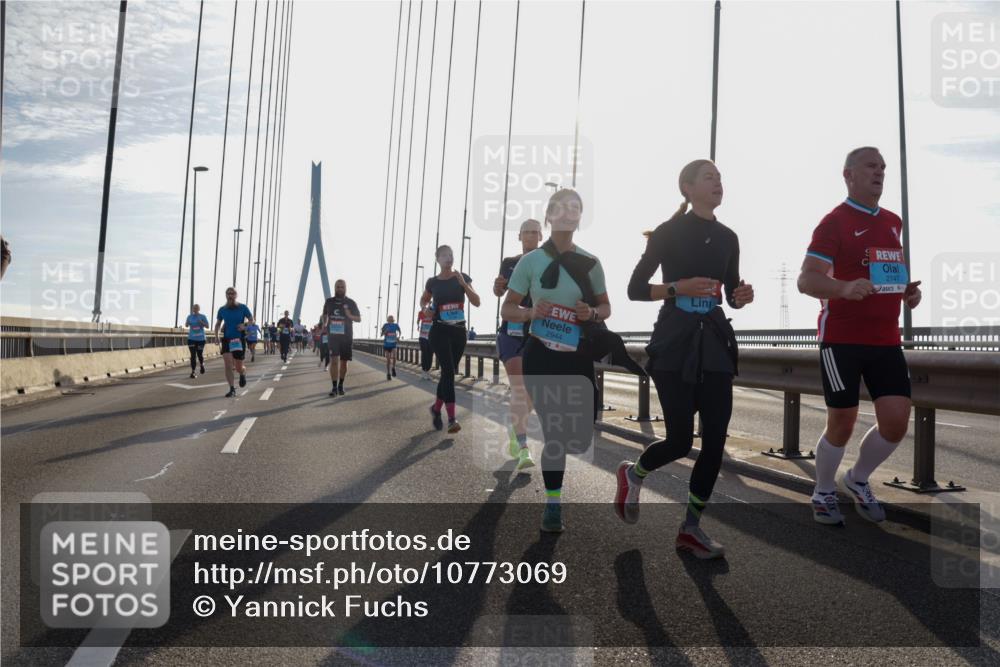 03.10.2026 - Köhlbrandbrückenlauf Yannick Fuchs http://msf.ph/oto/10773069 03.10.2026 09:31:11 Position 1 2944, 2747 meine-sportfotos.de