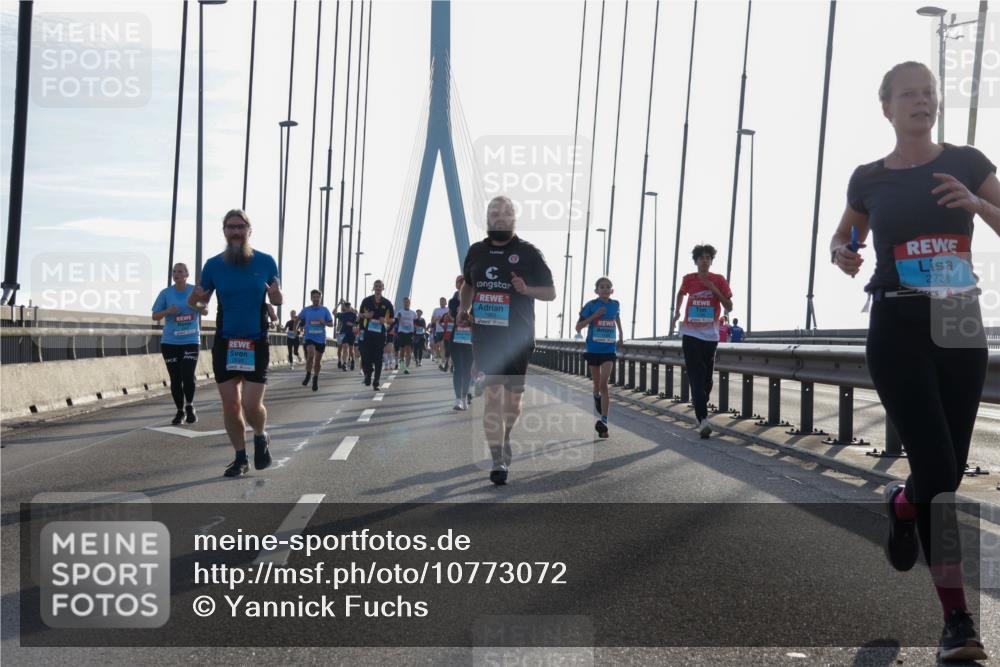 03.10.2026 - Köhlbrandbrückenlauf Yannick Fuchs http://msf.ph/oto/10773072 03.10.2026 09:31:12 Position 1 2738 meine-sportfotos.de