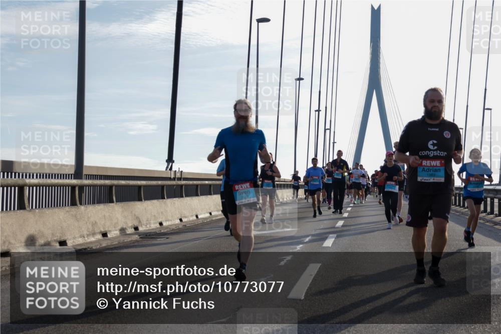 03.10.2026 - Köhlbrandbrückenlauf Yannick Fuchs http://msf.ph/oto/10773077 03.10.2026 09:31:13 Position 1 2693, 1983 meine-sportfotos.de